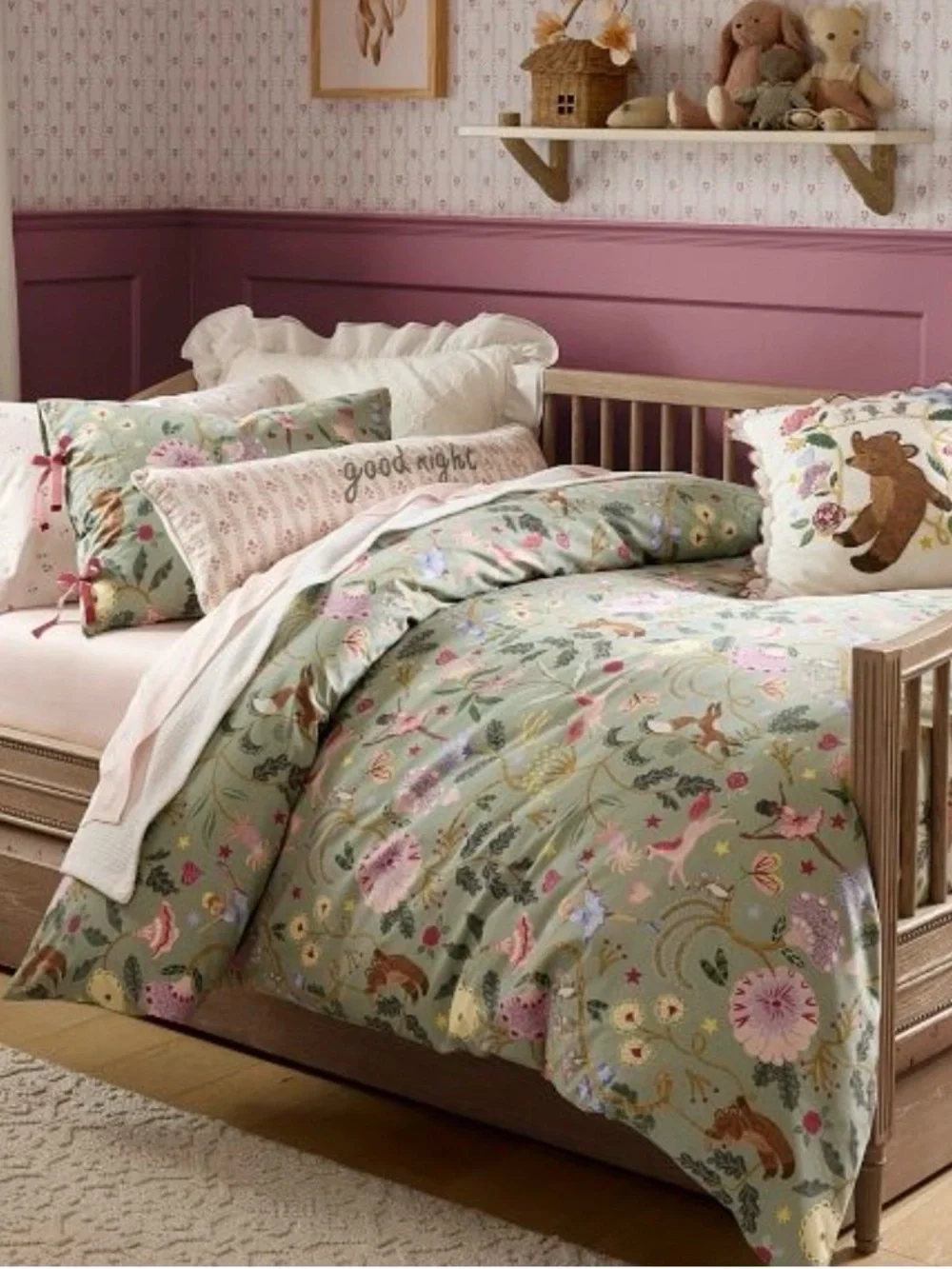Pottery Barn Kids “Storybook Friends” Duvet cover full/queen